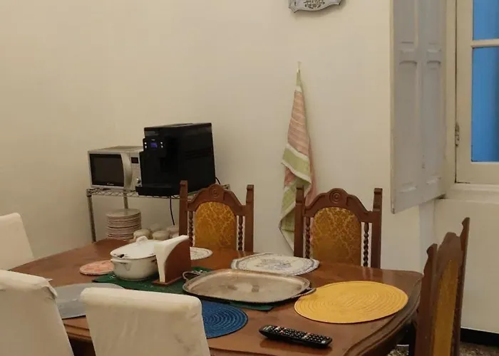 Hostello Genovese אכסניה