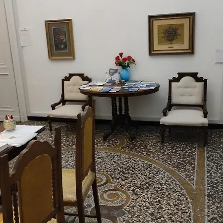 Hostello Genovese بيت شباب جنوة